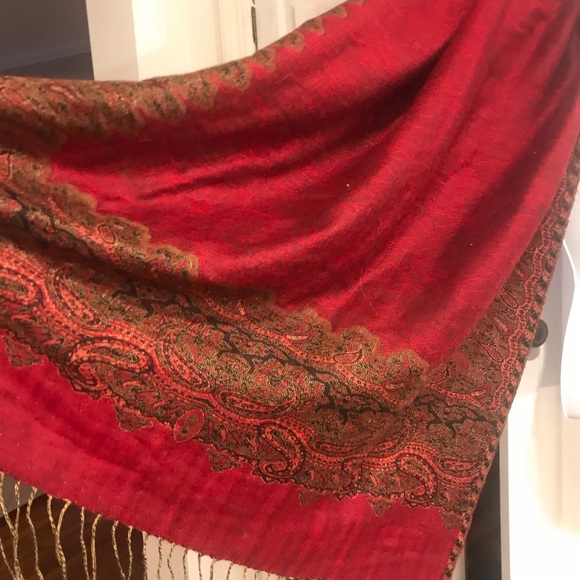 Beautiful Large Two Sided Pashmina - Picture 5 of 8